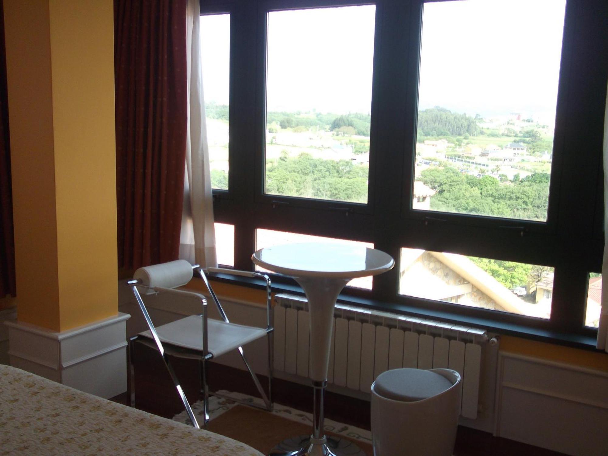 Val De Serantes Ferrol Exterior photo